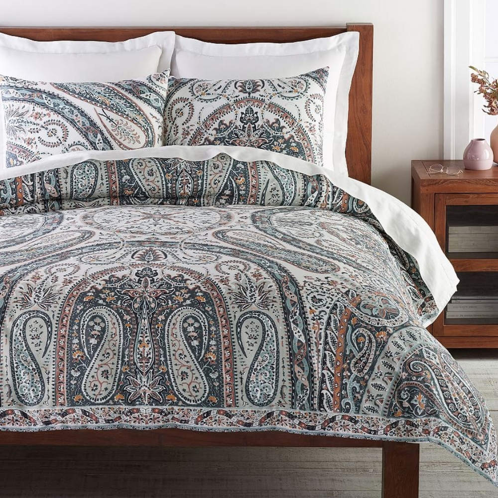 Pottery Barn Riya Paisley Bed Set-  Duvet Cover & Shams (King)